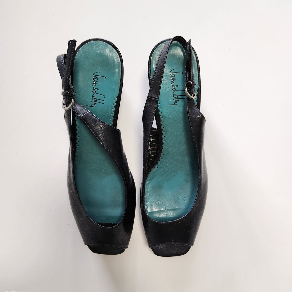 Black Elegant Heels with Classic Design